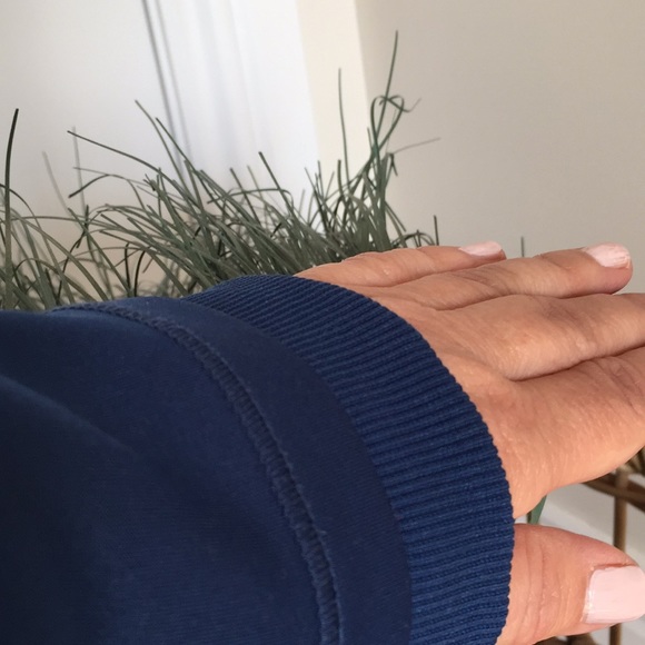 🛑SOLD🛑 Bench fleece lined sweatshirt - Picture 4 of 4